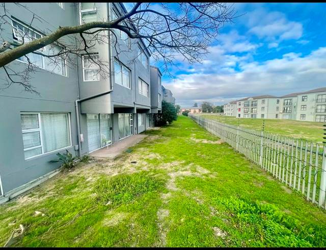 2 BEDROOM APARTMENT FOR SALE IN SANLAMHOF